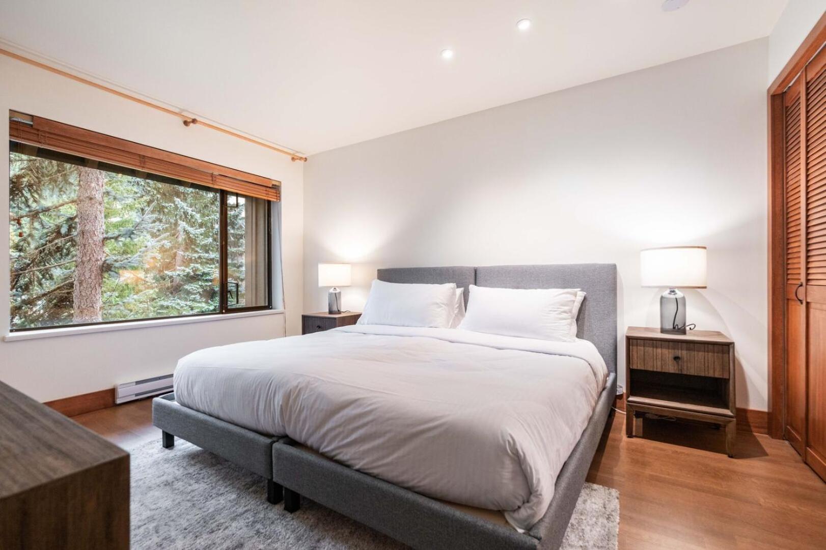 Snowberry By Outpost Whistler Villa Exterior photo